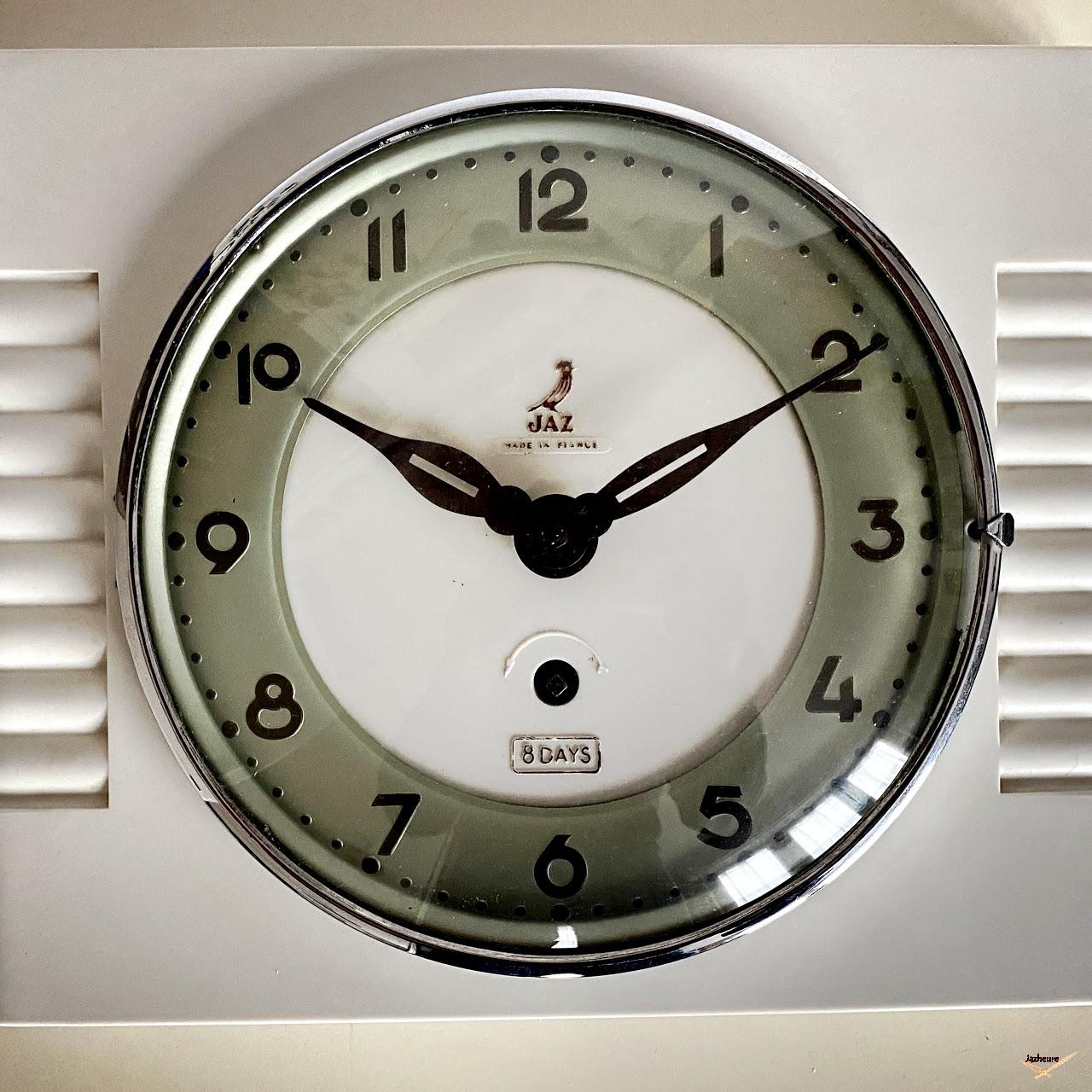 Horloge Murale Vintage JAZ – Plastique Gris – Milieu XXe – Manque Les Dates