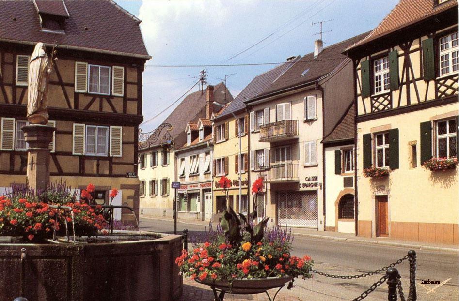 Fontaine face à la mairie de Wintzenheim (68)