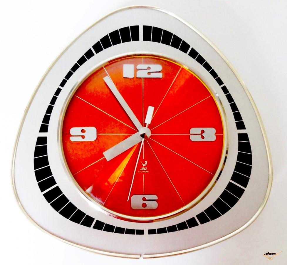 Horloge Jaz TRIDIC (1975-1977) pile LR14 , calibre TM , licence ATO, Format 27 x 27 cm